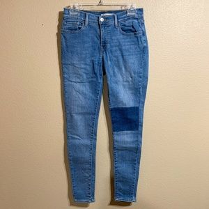 Levi’s – 710 Super Skinny Denim Jeans